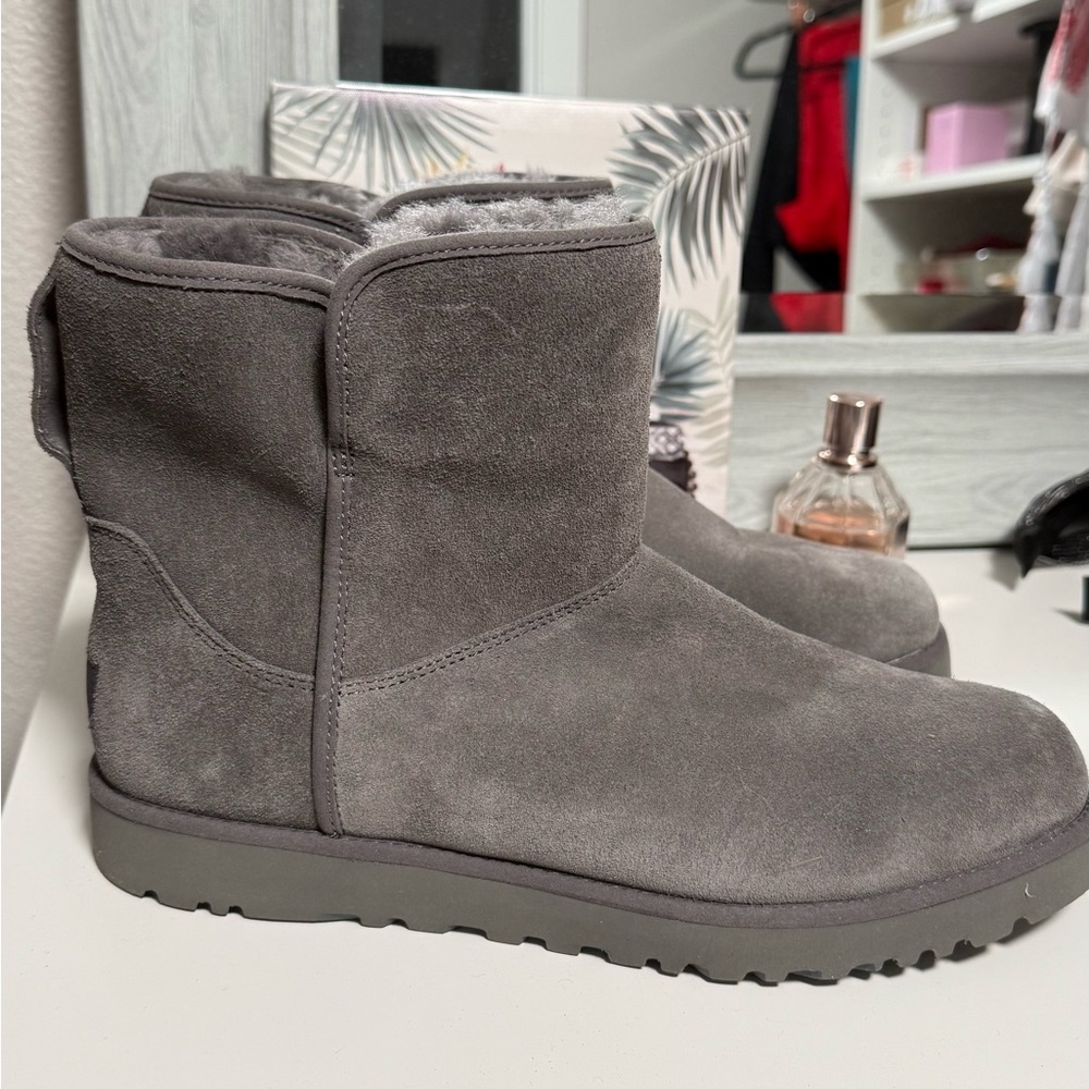 UGG Classic Gray Suede Winter Boots